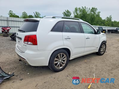 Trzecie zdjęcie samochodu z tyłu: 2013 KIA SORENTO VIN:5XYKWDA29DG385041 - miniatura