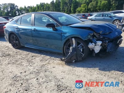Czwarte zdjęcie samochodu z boku: 2025 TOYOTA CAMRY XSE VIN:4T1DBADKXSU018557 - miniatura