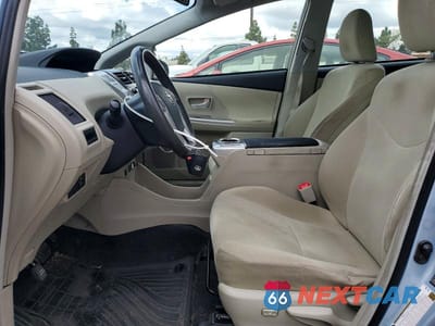 Zdjęcie 7 z 12 samochodu: 2013 TOYOTA PRIUS V THREE VIN:JTDZN3EU2D3264427 - miniatura