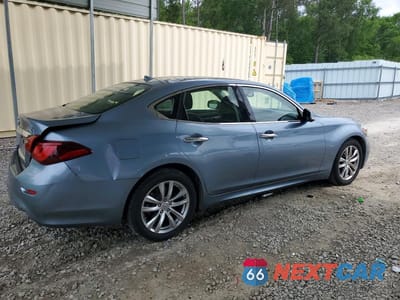 Trzecie zdjęcie samochodu z tyłu: 2017 INFINITI Q70 3.7 VIN:JN1BY1AP5HM741058 - miniatura