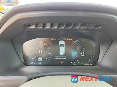 Zdjęcie 9 z 12 samochodu: 2016 VOLVO XC90 T8 VIN:YV4BC0PK7G1053108 - miniatura