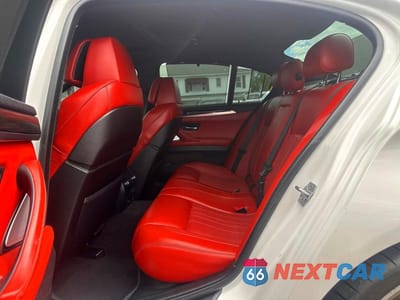 Zdjęcie 6 z 10 samochodu: 2013 BMW M5 VIN:WBSFV9C57DD095641 - miniatura