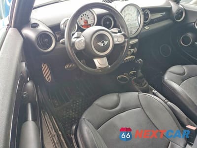 Zdjęcie 8 z 12 samochodu: 2010 MINI COOPER S VIN:WMWMS3C54ATZ84920 - miniatura