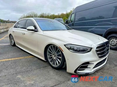 Czwarte zdjęcie samochodu z boku: 2023 MERCEDES-BENZ S S580E 4MATIC VIN:W1K6G6KB6PA195295 - miniatura