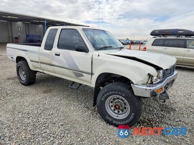 Czwarte zdjęcie samochodu z boku: 1989 TOYOTA PICKUP DELUXE VIN:JT4RN13P3K0005297 - miniatura