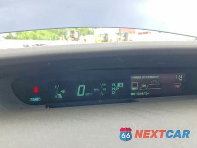 Zdjęcie 9 z 13 samochodu: 2013 TOYOTA PRIUS THREE VIN:JTDKN3DU9D1726500 - miniatura
