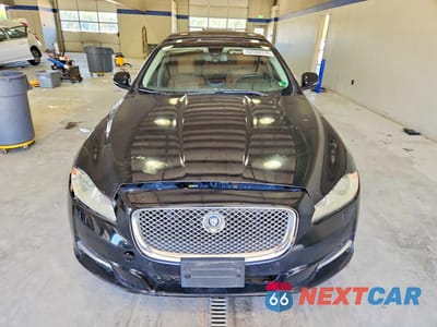 Piąte zdjęcie samochodu w środku: 2011 JAGUAR XJ VIN:SAJWA1CBXBLV08442 - miniatura