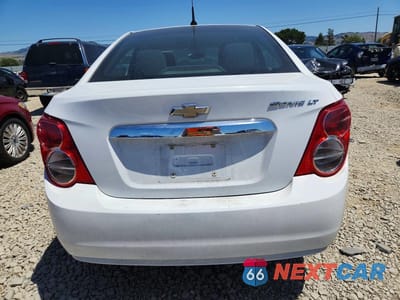 Zdjęcie 6 z 12 samochodu: 2014 CHEVROLET SONIC LT VIN:1G1JC5SH8E4173169 - miniatura