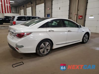 Trzecie zdjęcie samochodu z tyłu: 2013 HYUNDAI SONATA HYBRID VIN:KMHEC4A40DA050978 - miniatura