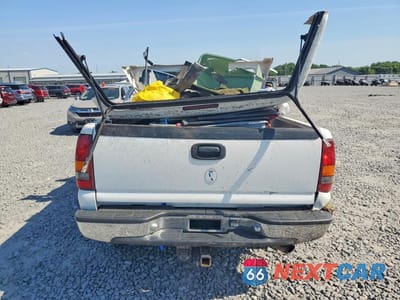 Zdjęcie 6 z 12 samochodu: 2001 CHEVROLET SILVERADO K2500 HEAVY DUTY VIN:1GCHK29U81E325546 - miniatura