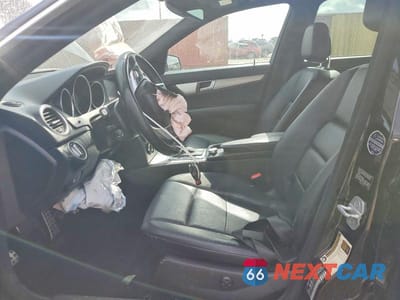 Zdjęcie 7 z 12 samochodu: 2013 MERCEDES-BENZ C 250 VIN:WDDGF4HBXDF973776 - miniatura