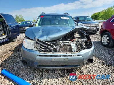 Piąte zdjęcie samochodu w środku: 2011 SUBARU FORESTER 2.5X PREMIUM VIN:JF2SHBDC7BH733895 - miniatura