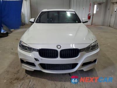 Piąte zdjęcie samochodu w środku: 2017 BMW 340 XI VIN:WBA8B7C32HA190091 - miniatura