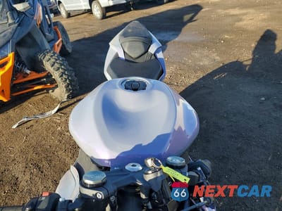 Piąte zdjęcie samochodu w środku: 2021 KAWASAKI ZX636 K VIN:JKBZXJG11MA015572 - miniatura
