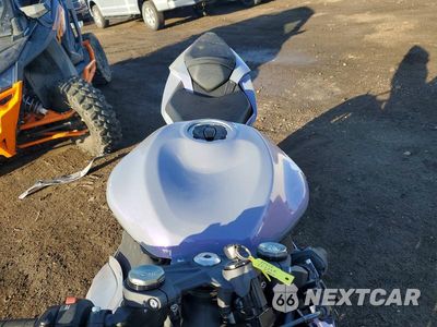 Piąte zdjęcie samochodu w środku: 2021 KAWASAKI ZX636 K VIN:JKBZXJG11MA015572 - miniatura