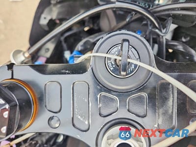 Zdjęcie 8 z 9 samochodu: 2025 YAMAHA YZFR7 VIN:JYARM38E3SA015419 - miniatura