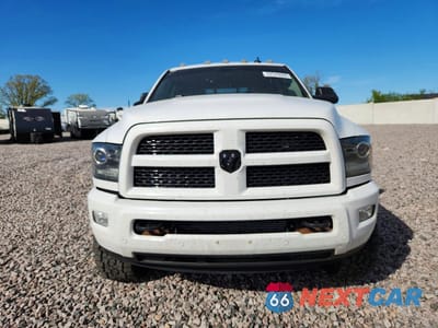 Piąte zdjęcie samochodu w środku: 2017 RAM 2500 LARAMIE VIN:3C6UR5FL8HG716343 - miniatura