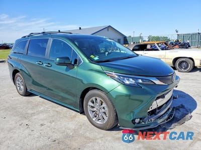 Czwarte zdjęcie samochodu z boku: 2025 TOYOTA SIENNA XLE 7-PASSENGER VIN:5TDJSKFC8SS181733 - miniatura
