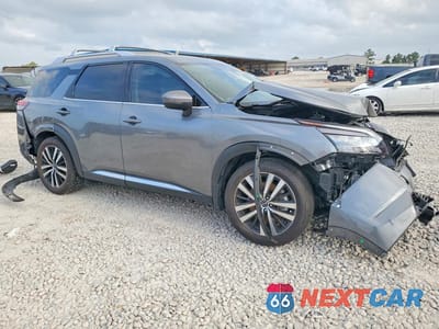 Czwarte zdjęcie samochodu z boku: 2025 NISSAN PATHFINDER PLATINUM VIN:5N1DR3DG8SC216174 - miniatura