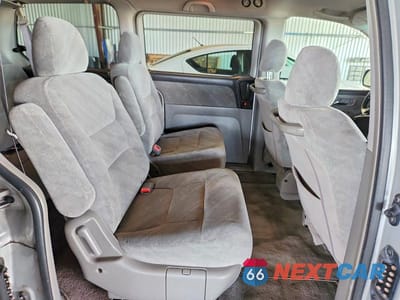 Zdjęcie 11 z 13 samochodu: 2004 HONDA ODYSSEY EX VIN:5FNRL18874B112008 - miniatura