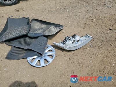 Zdjęcie 12 z 13 samochodu: 2005 TOYOTA CAMRY LE VIN:4T1BE32K75U521559 - miniatura