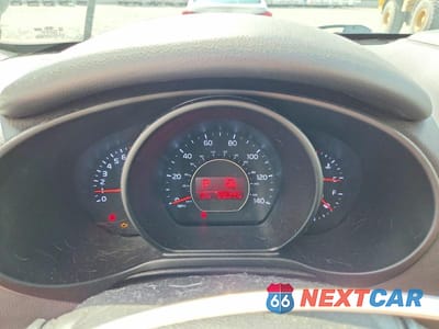 Zdjęcie 9 z 12 samochodu: 2016 KIA SOUL BASE VIN:KNDJN2A28G7868783 - miniatura