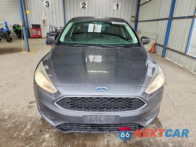Piąte zdjęcie samochodu w środku: 2018 FORD FOCUS SE VIN:1FADP3K25JL236291 - miniatura
