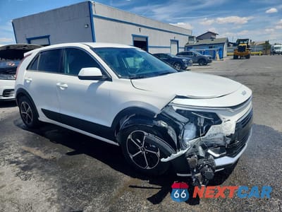 Czwarte zdjęcie samochodu z boku: 2026 KIA NIRO LX VIN:KNDCP3LE3T5337626 - miniatura