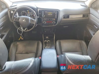 Zdjęcie 8 z 13 samochodu: 2019 MITSUBISHI OUTLANDER SE VIN:JA4AZ3A34KZ040787 - miniatura