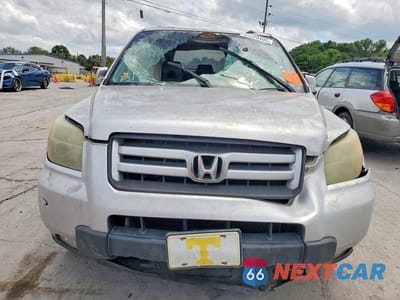 Piąte zdjęcie samochodu w środku: 2006 HONDA PILOT EX VIN:5FNYF18756B030257 - miniatura
