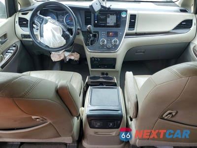 Zdjęcie 8 z 13 samochodu: 2016 TOYOTA SIENNA XLE PREMIUM 8-PASSENGER VIN:5TDYK3DC3GS713243 - miniatura