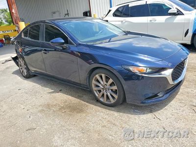 Czwarte zdjęcie samochodu z boku: 2019 MAZDA 3 PREFERRED VIN:3MZBPADLXKM111988 - miniatura