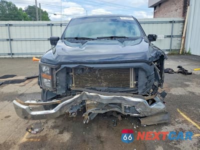 Piąte zdjęcie samochodu w środku: 2023 FORD F150 VIN:1FTMF1CP3PKE73209 - miniatura