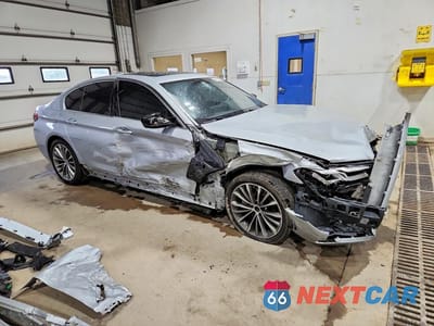Czwarte zdjęcie samochodu z boku: 2021 BMW 530 XI VIN:WBA13BJ04MCF15335 - miniatura