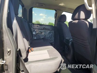 Zdjęcie 10 z 13 samochodu: 2021 NISSAN TITAN SV VIN:1N6AA1ED1MN511614 - miniatura