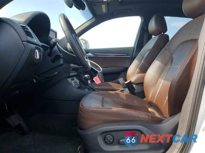 Zdjęcie 7 z 13 samochodu: 2015 AUDI Q3 PREMIUM PLUS VIN:WA1EFCFS4FR012407 - miniatura