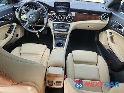 Zdjęcie 8 z 12 samochodu: 2018 MERCEDES-BENZ CLA 250 VIN:WDDSJ4EB3JN525264 - miniatura