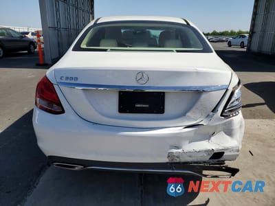 Zdjęcie 6 z 12 samochodu: 2015 MERCEDES-BENZ C 300 VIN:55SWF4JB0FU083518 - miniatura