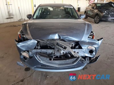 Piąte zdjęcie samochodu w środku: 2016 MAZDA 3 SPORT VIN:3MZBM1K70GM241140 - miniatura