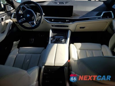 Zdjęcie 8 z 13 samochodu: 2025 BMW X6 M60I VIN:5UX43EX00S9Y28834 - miniatura