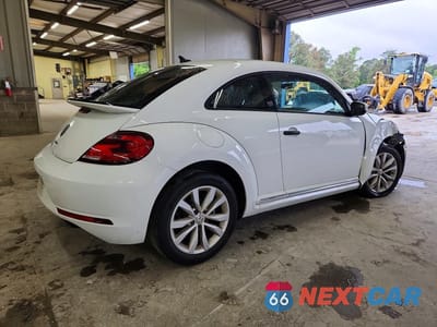 Trzecie zdjęcie samochodu z tyłu: 2017 VOLKSWAGEN BEETLE 1.8T VIN:3VWF17AT5HM626948 - miniatura