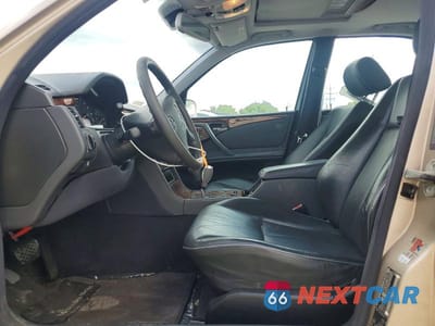 Zdjęcie 7 z 12 samochodu: 2002 MERCEDES-BENZ E 430 VIN:WDBJF83J72X068911 - miniatura