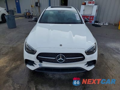 Piąte zdjęcie samochodu w środku: 2022 MERCEDES-BENZ E 350 VIN:W1KZF8DBXNB091537 - miniatura