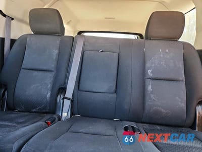 Zdjęcie 10 z 13 samochodu: 2013 CHEVROLET SUBURBAN C1500 LS VIN:1GNSCHE01DR346669 - miniatura