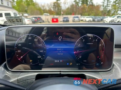 Zdjęcie 8 z 11 samochodu: 2023 MERCEDES-BENZ C 300 4MATIC VIN:W1KAF4HB1PR077150 - miniatura