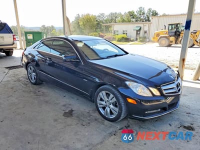 Czwarte zdjęcie samochodu z boku: 2012 MERCEDES-BENZ E 350 VIN:WDDKJ5KB9CF132960 - miniatura