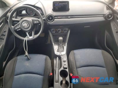 Zdjęcie 8 z 12 samochodu: 2019 TOYOTA YARIS LE VIN:3MYDLBYV3KY522894 - miniatura