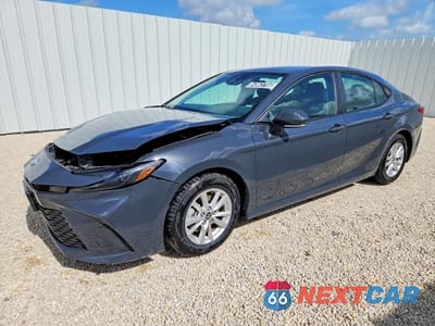 2025 TOYOTA CAMRY LE 4T1DAACK9SU014195 - główne zdjęcie licytacji z USA - miniatura