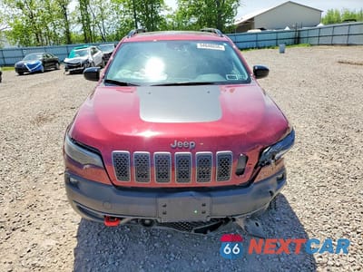 Piąte zdjęcie samochodu w środku: 2022 JEEP CHEROKEE TRAILHAWK VIN:1C4PJMBX3ND518035 - miniatura