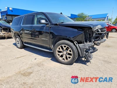 Czwarte zdjęcie samochodu z boku: 2018 GMC YUKON XL K1500 SLT VIN:1GKS2GKC4JR140119 - miniatura